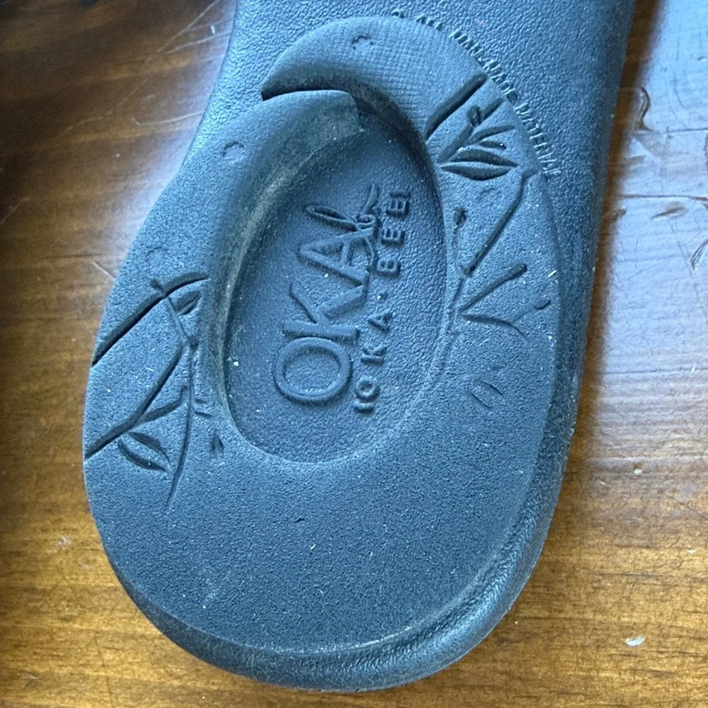 Oka B Sandals Black Flip Flops Flower Accent - M - Picture 12 of 12